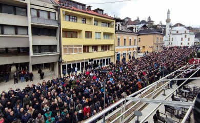 Hiljade građana klanjalo dženazu trojici poginulih radnika iz Jajca