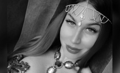 Pala s litice visoke 50 metara: Mladu influenserku selfi je koštao života