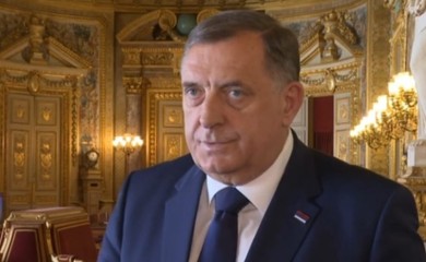 Dodik sa francuskim senatorima: Ako Šmit interveniše u vezi sa imovinom, Srpska će proglasiti nezavisnost