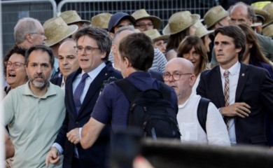 NAKON POJAVLJIVANJA U BARSELONI: Lider katalonskih separatista se vratio u Belgiju