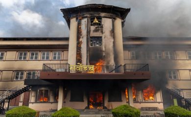 Kako je generacija Z preplavila ulice Nepala zbog zabrane društvenih mreža: Protjerali vlast, zapalili institucije