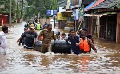 INDIJA: U poplavama poginulo 18 osoba