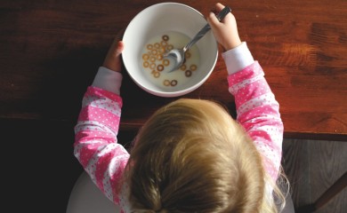 Kada treba da počnete da perete zube bebi