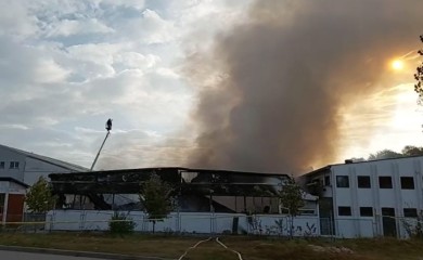 Veliki požar u Gradačcu: Ima povrijeđenih, prekinuta nastava