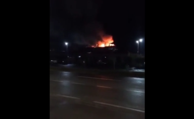 Požar u Tešnju zahvatio pogone kompanije "Mladi"