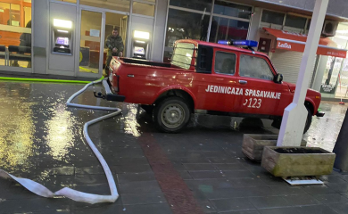 Voda ulazi u objekte u Prijedoru