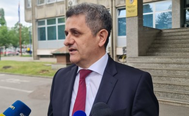 Nakon poziva Vlade RS članovi RIK-a podnijeli ostavke