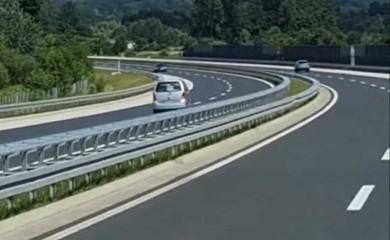 Vozio u suprotnom smjeru auto-putem “9. januar” (VIDEO)