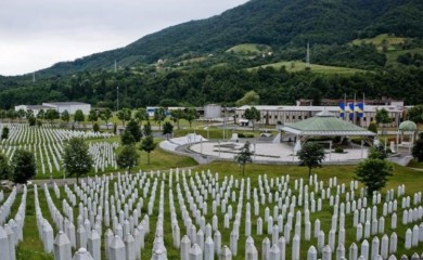 U Potočarima obilježavanje 29 godina od stradanja Bošnjaka iz Srebrenice