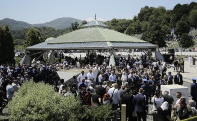 Sahranjeno 14 posmrtnih ostataka: Obilježeno 29 godina od stradanja Bošnjaka iz Srebrenice