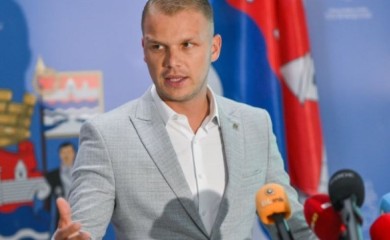 Finansijska inspekcija kaznila Stanivukovića sa 5.000 KM zbog sredstava za spomen-obilježje