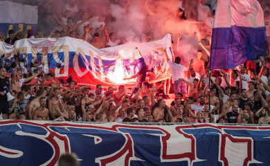 Na Poljudu gorjela srpska zastava uz poklič "Za dom spremni"