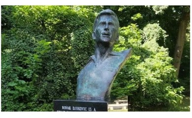 Bista Novaka Đokovića postavljena u Srpskoj kulturnoj bašti u Ohaju