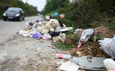 PRIJEČANI: Neprijatan miris i deponije pored puta svakodnevna slika