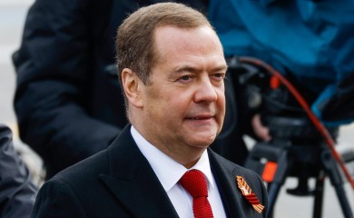 Medvedev: Isporuka MLRS oružja Kijevu put do svjetskog rata