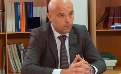 TEGELTIJA: Suludo je govoriti o izbacivanju SNSD-a iz vlasti na nivou BiH