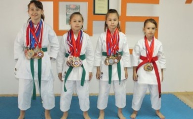 U vitrinama 118 medalja: Četiri sestre iz Gradiške nižu uspjehe