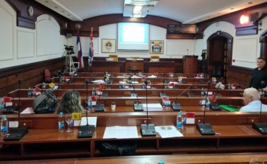 Sjednica trajala deset sekundi: Banjalučka skupština poluprazna, Čudić otkazao zasjedanje