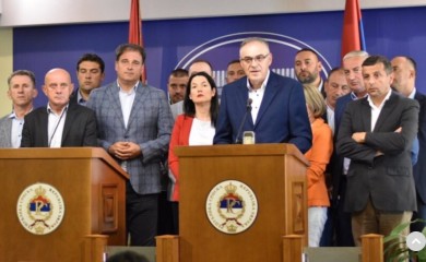"Birački odbori i dalje mogu da DOIKSAVAJU" Opozicija ima brojne primjedbe na izborni zakon Srpske