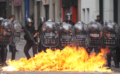 Haos pred Kongresom: sukob demonstranata sa policijom u Buenos Ajresu zbog reforme rada