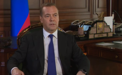 Medvedev nakon prijedloga o preimenovanju Rusije: Preimenovaćemo Ukrajinu u Svinjski Bandera-Reich