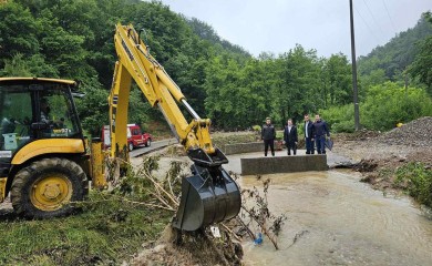Bujični vodotoci stvaraju probleme širom BiH: Poplavljena naselja, aktivno desetine klizišta