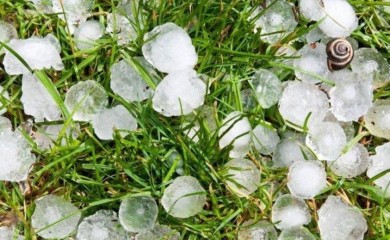 SRBIJA U STRAHU Formirana najjača oluja do sada, moguć grad od 10 cm u prečniku
