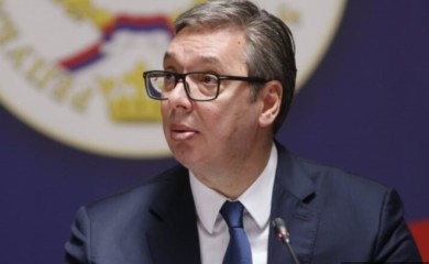 Vučić u obraćanju javnosti: Nedvosmisleni pozivi na rat u Potočarima