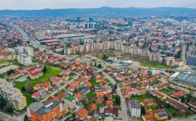 Tokom dana sunčano uz malu do umjerenu oblačnost