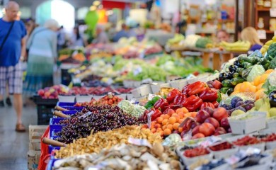 Zimnica na tezgama, kupci idu kući praznih ruku