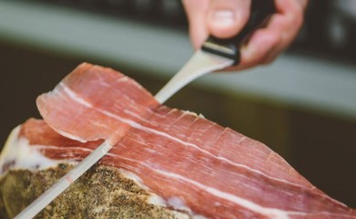 Pršuta postala pravi luksuz na trpezi