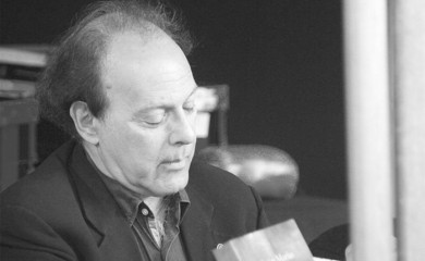 Preminuo španski romanopisac