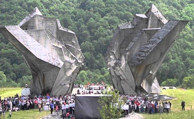 Iz restorana na Tjentištu ukraden sef sa novcem i aparat za sladoled