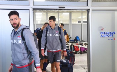 Košarkaši Srbije bez selektora Pešića doputovali u Beograd