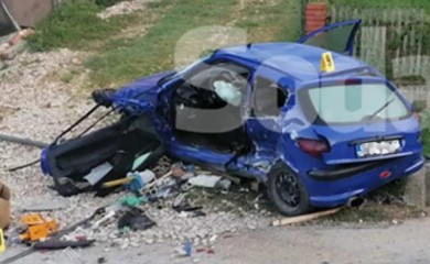 U auto se naguralo osam osoba, stradalo jednogodišnje dijete