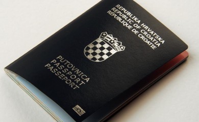 Hrvati bi među prvima u EU mogli koristiti mobilni kao pasoš