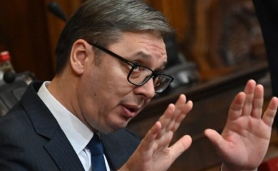 Vučić “očekuje oštre pritiske” oko Kosova i Srpske