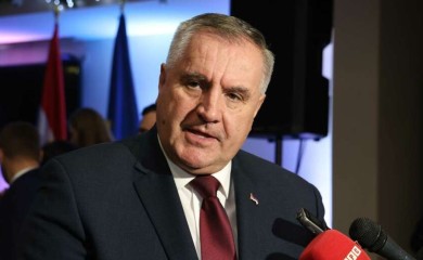 "Iznose neistine, a zarađuju na klikovima" Višković ima plan kako se riješiti blogera, botova i nepotpisanih tekstova na portalima