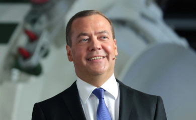 Medvedev poručio Trampu da požuri: Grenland bi mogao da izabere Rusiju