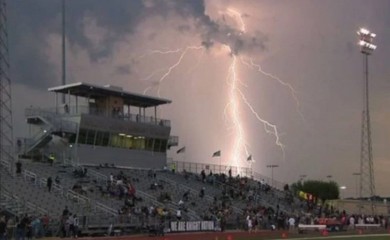 Nesvakidašnji slučaj: Dvojica fudbalera preminula od udara groma