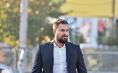 Fikret Hodžić poslao oproštajnu poruku pred odlazak u zatvor: "Na slobodi ostaje dva miliona robova"