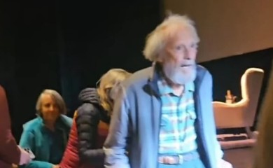 Legendarni Clint Eastwood se nakon dužeg vremena pojavio u javnosti, izgleda odlično za svoje godine