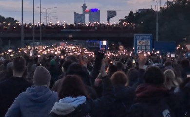 Srbija se digla protiv nasilja! Hiljade ljudi sa protesta pozvalo na ostavke zvaničnika VIDEO