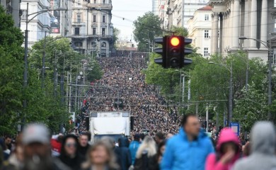 Rijeka ljudi na ulicama, Beograd koji svijetli i ogromna energija: Sve o velikom protestu "Srbija protiv nasilja"
