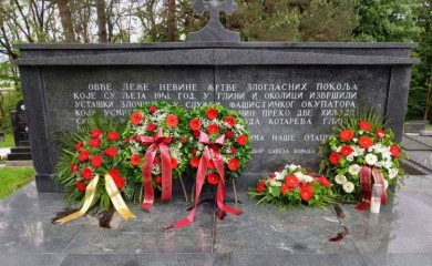 Služen parastos srpskim žrtvama ustaškog pokolja 1941. godine u Glini