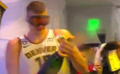 Jokara u elementu: Ludo slavlje u svlačionici Denveru VIDEO