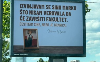 Majka uputila javno izvinjenje sinu nakon što je završio fakultet (FOTO)