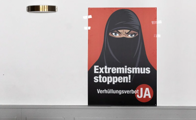 ŠVAJCARSKA: Kazne od 1.000 franaka za žene koje nose burku