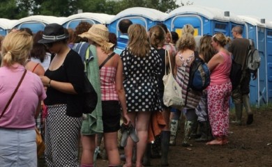 Čistačica iskoristila priliku: Na festivalu naplaćivala besplatni toalet, zaradila hiljade evra