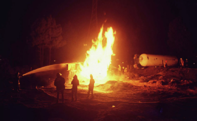 Povrijeđeno 15 ljudi u požaru fabrike motornih ulja